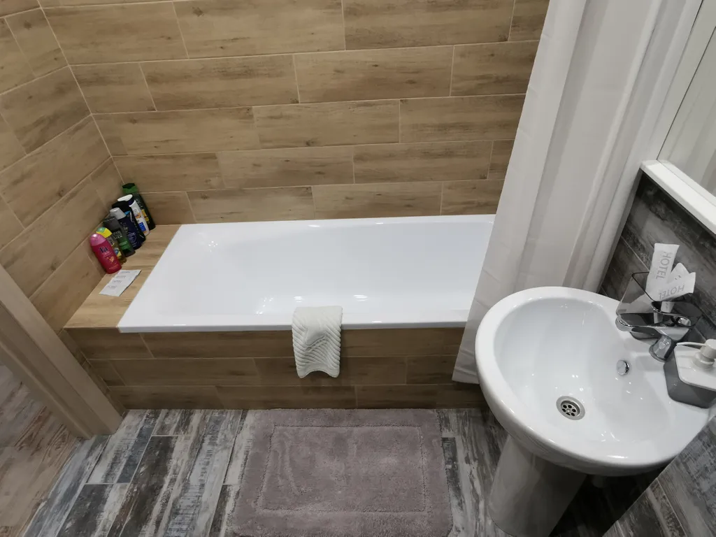 Квартира в люкс доме с парковкой в 10 минутах пешком от площади Ленина