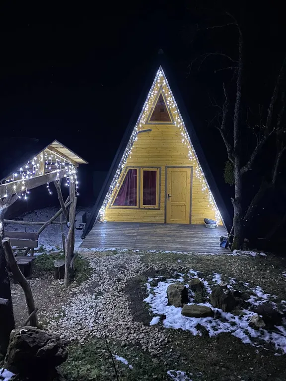 Домик с Баней у горы