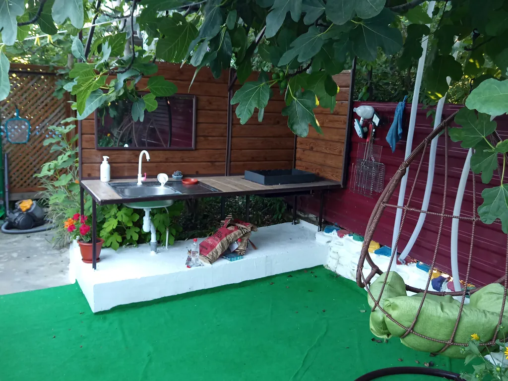 Дом с бассейном у моря