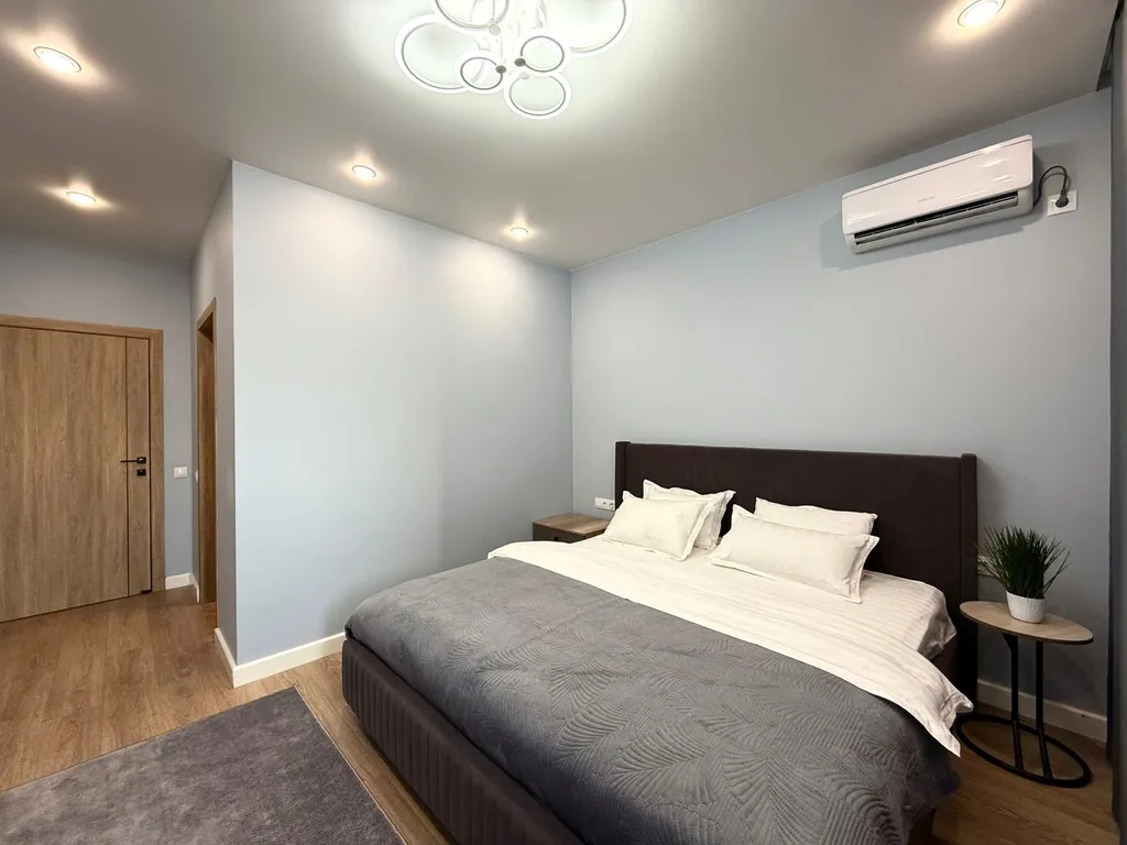 3-х комнатная квартира в ЖК "Раимбек» центр, метро & питьевая вода