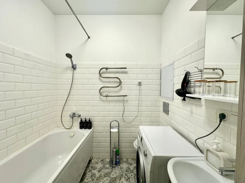 Студия с дизайнерским ремонтом