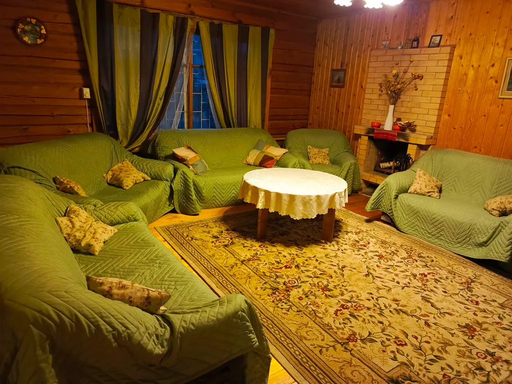 Просторный дом с баней в тихой деревушке у реки