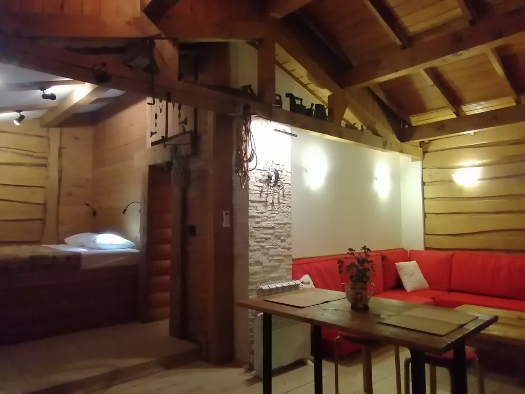 Домик в деревне с бассейном