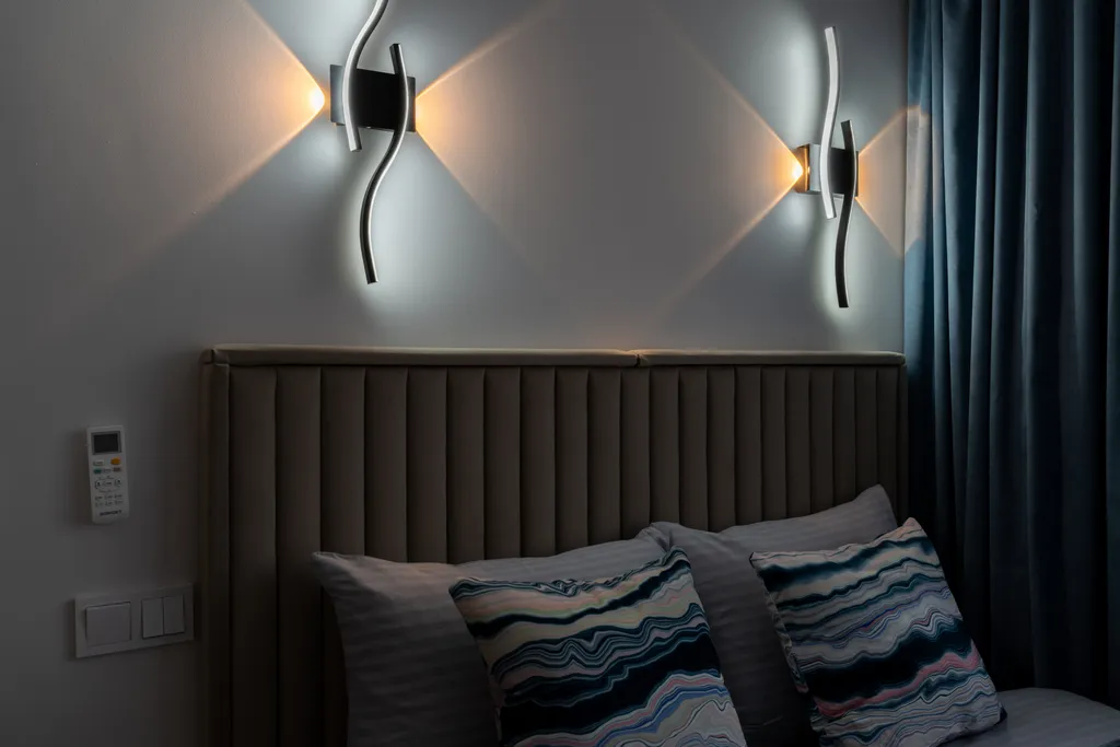 Современная и уютная студия с балконом