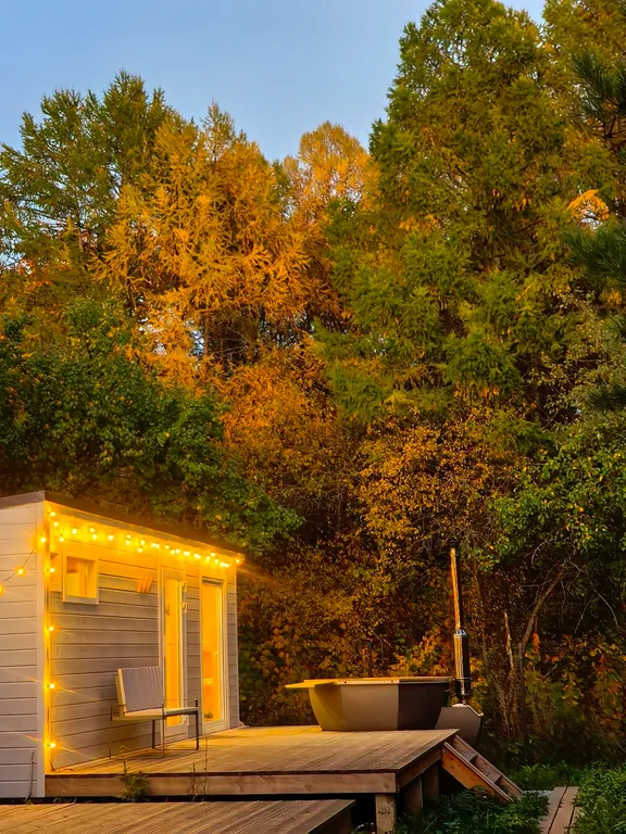 Дома из клееного бруса в хвойном лесу у Камского Моря и Семрука