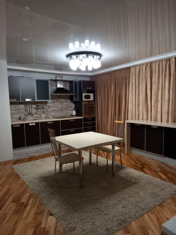 Большая 3-комнатная квартира с отличным интерьером и хорошей мебелью