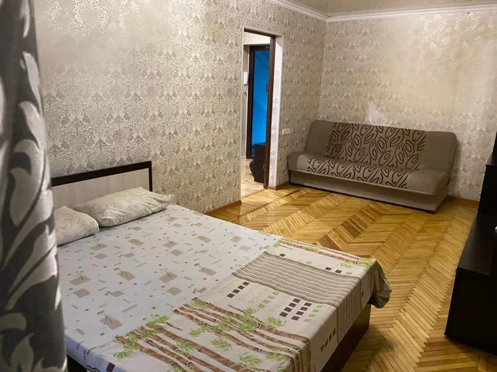 Уютная 1-комнатная квартира — аренда посуточно в Владикавказ