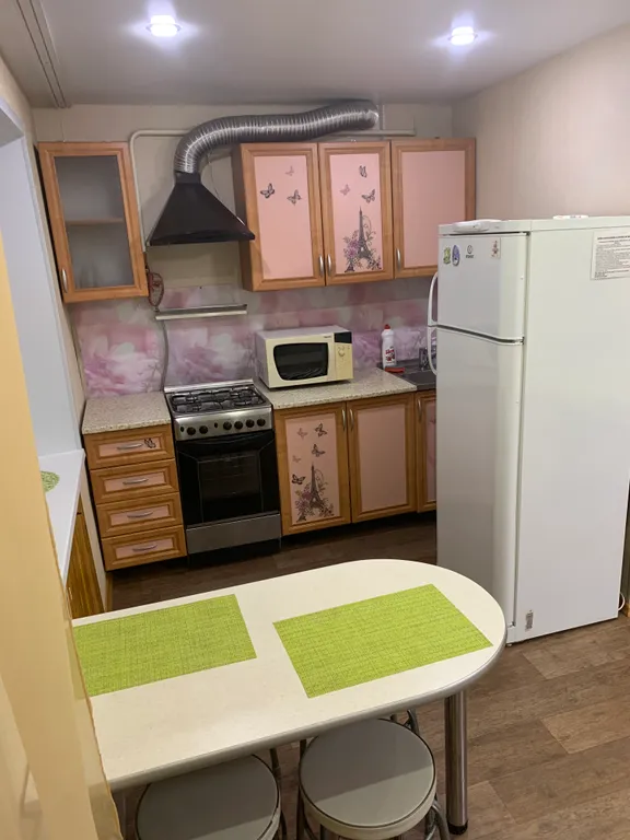 От трассы 12 минут, рядом КТИ, ДЮСШ — 2, новый парк