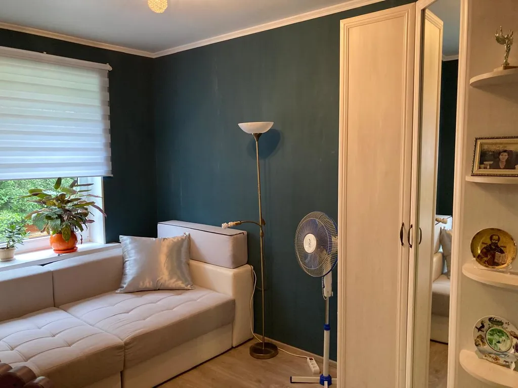 Комната в трёх комнатной квартире