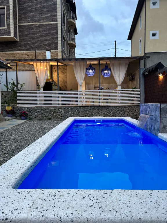 Уютный дом с бассейном и печью