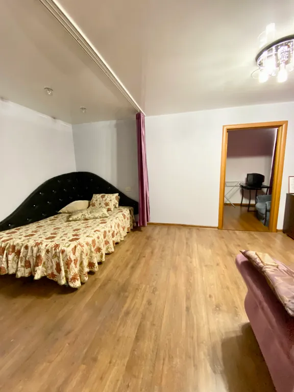 Просторная 2-комнатная квартира у цирка, 1 этаж, парковка, до 6 гостей