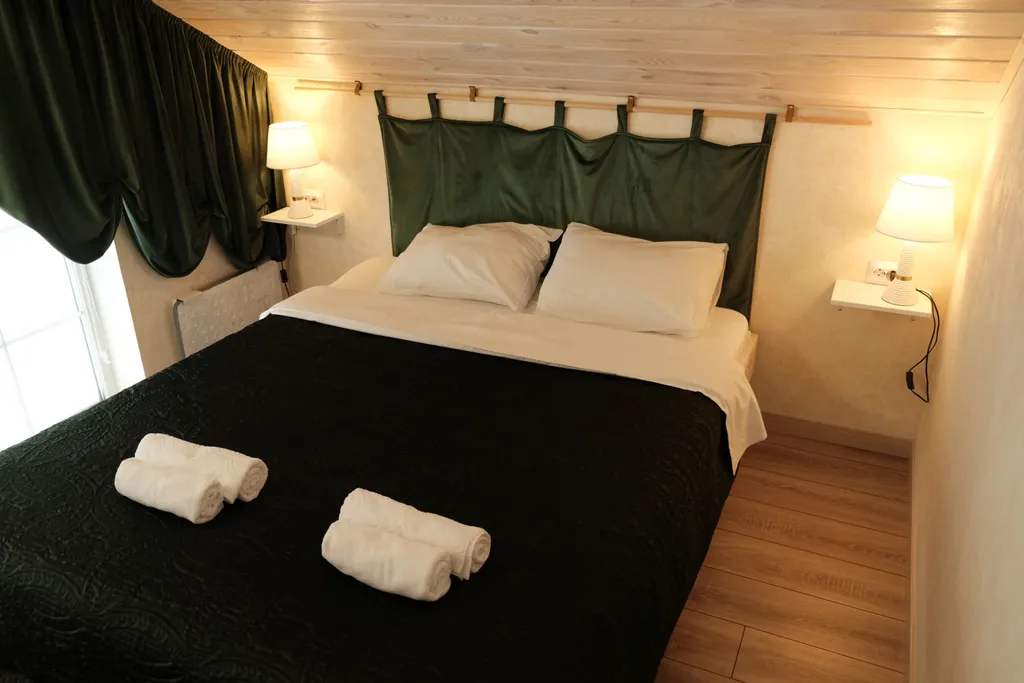 Большой уютный дом с видом на лес