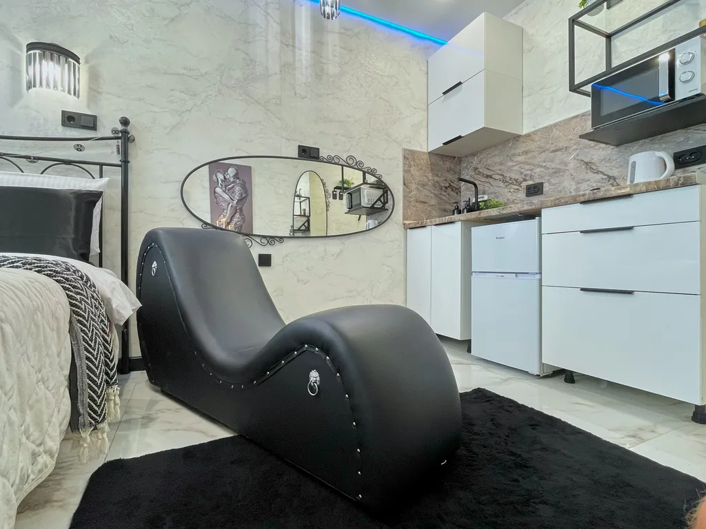 Студия с большой джакузи для двоих