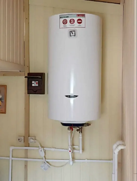 Жилой дом на самом берегу озера Крошнозеро