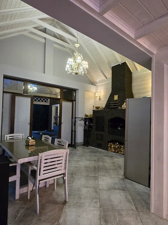 Тихий уют с бассейном для отдыха семьёй