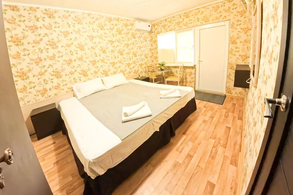 Уютная комната у моря