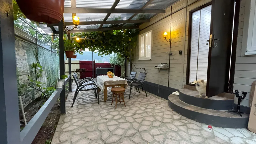 Новый и экологичный дом с бассейном у моря