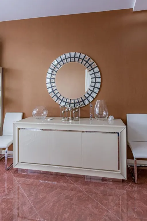 Квартира с террасой и видом на море