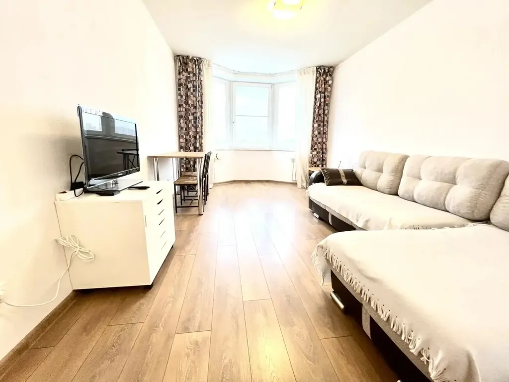 Просторная квартирка в центре Уралмаша