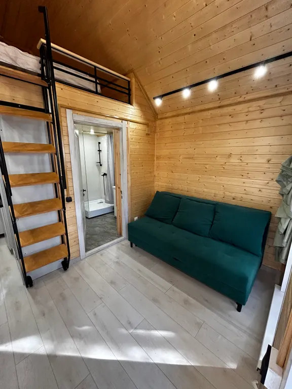 Багульник на первой линии озера Байкал