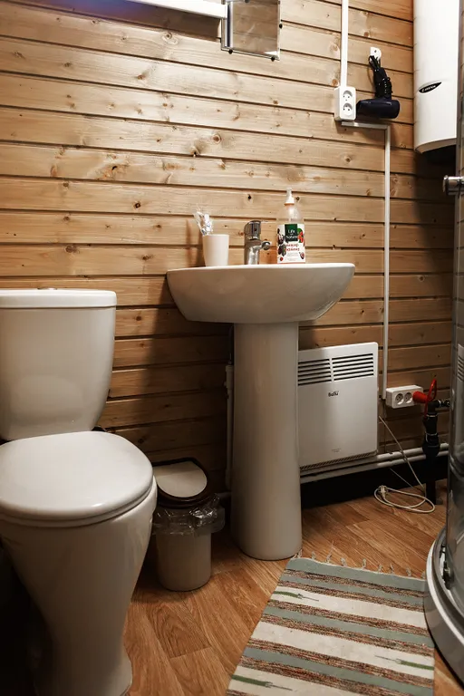 Домик на берегу для двух человек