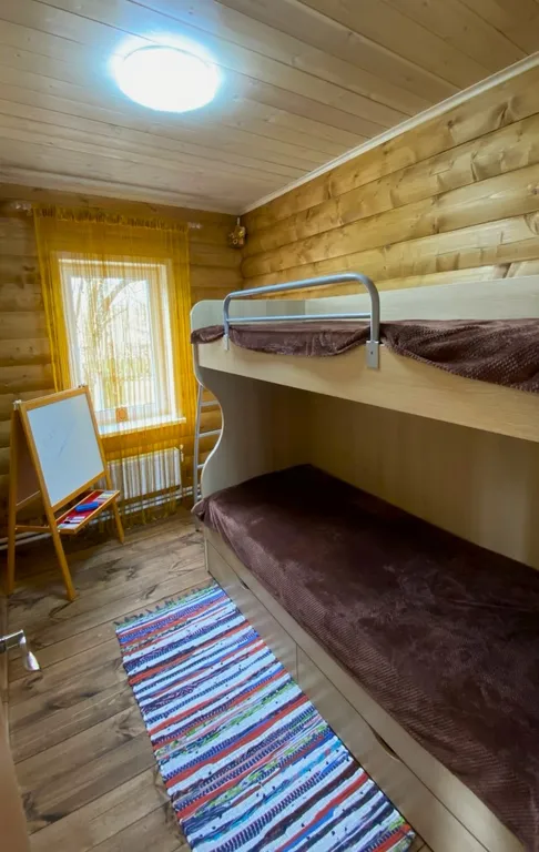 Уютный деревенский дом в сердце города