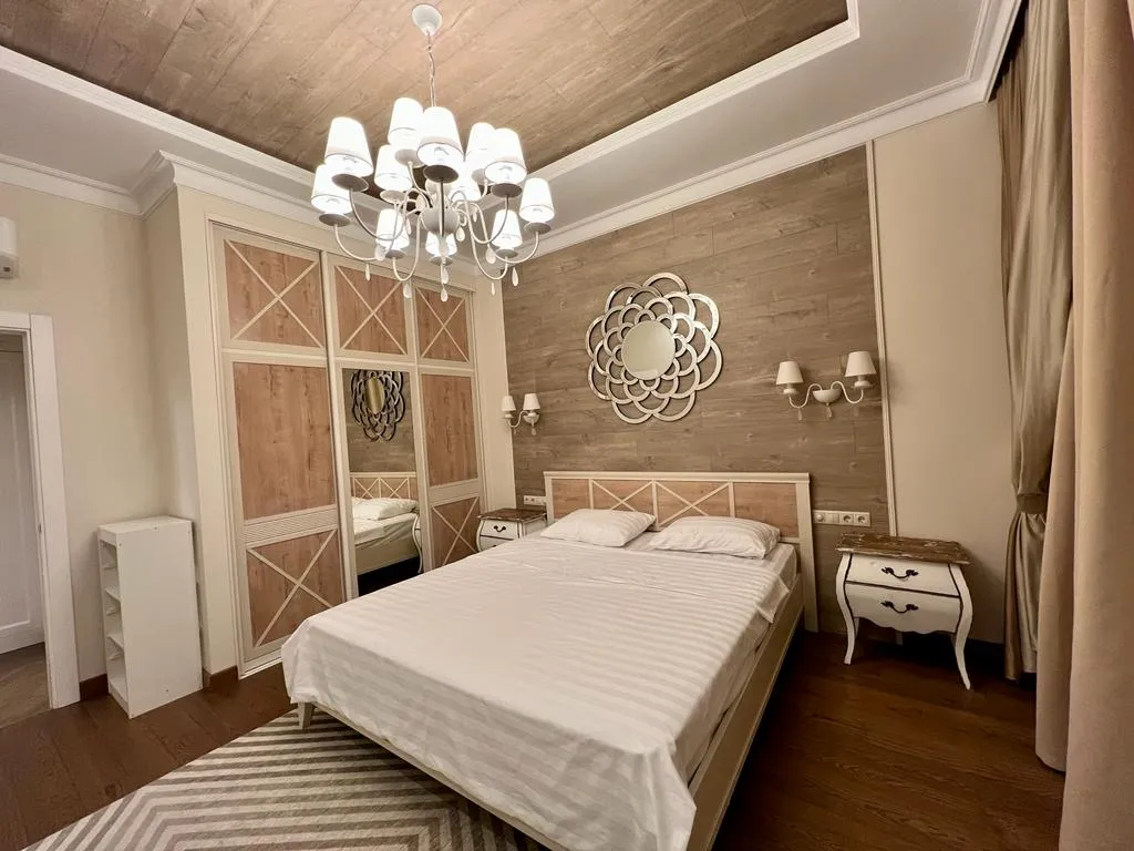 Дизайнерские апартаменты с террасой и бассейном