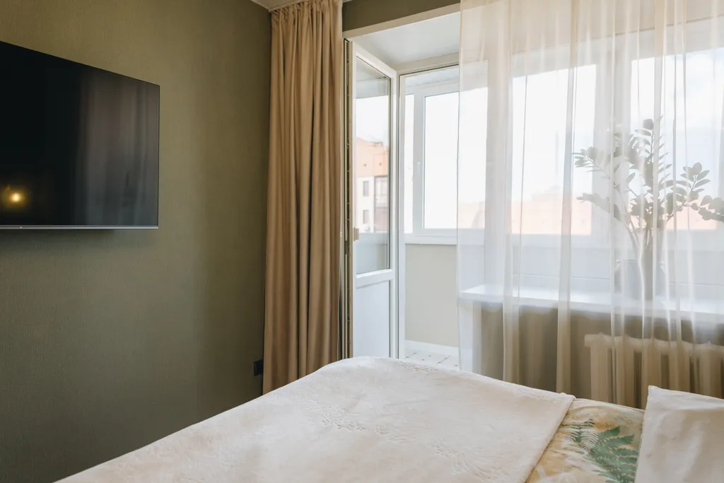 Современная квартира в самом центре рядом с парком и кафе, арт-квадрат