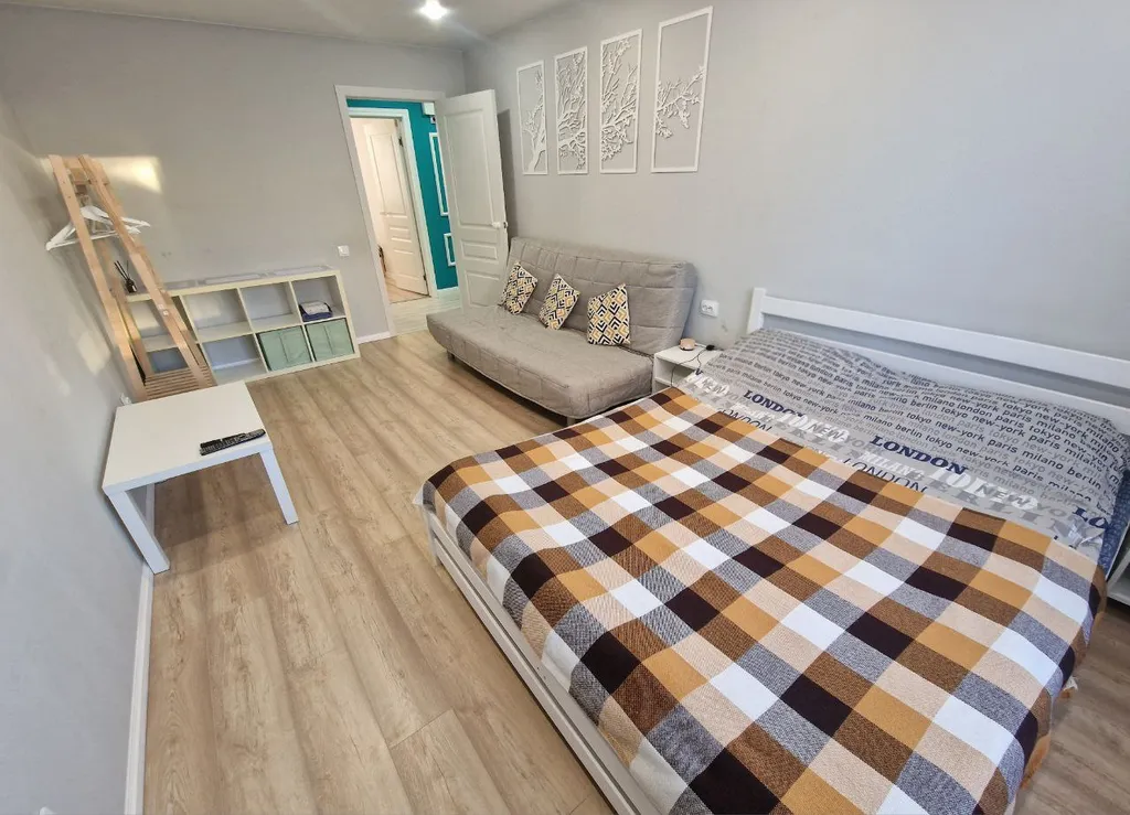 Трёхкомнатная квартира с хорошим ремонтом — аренда посуточно в Апатиты