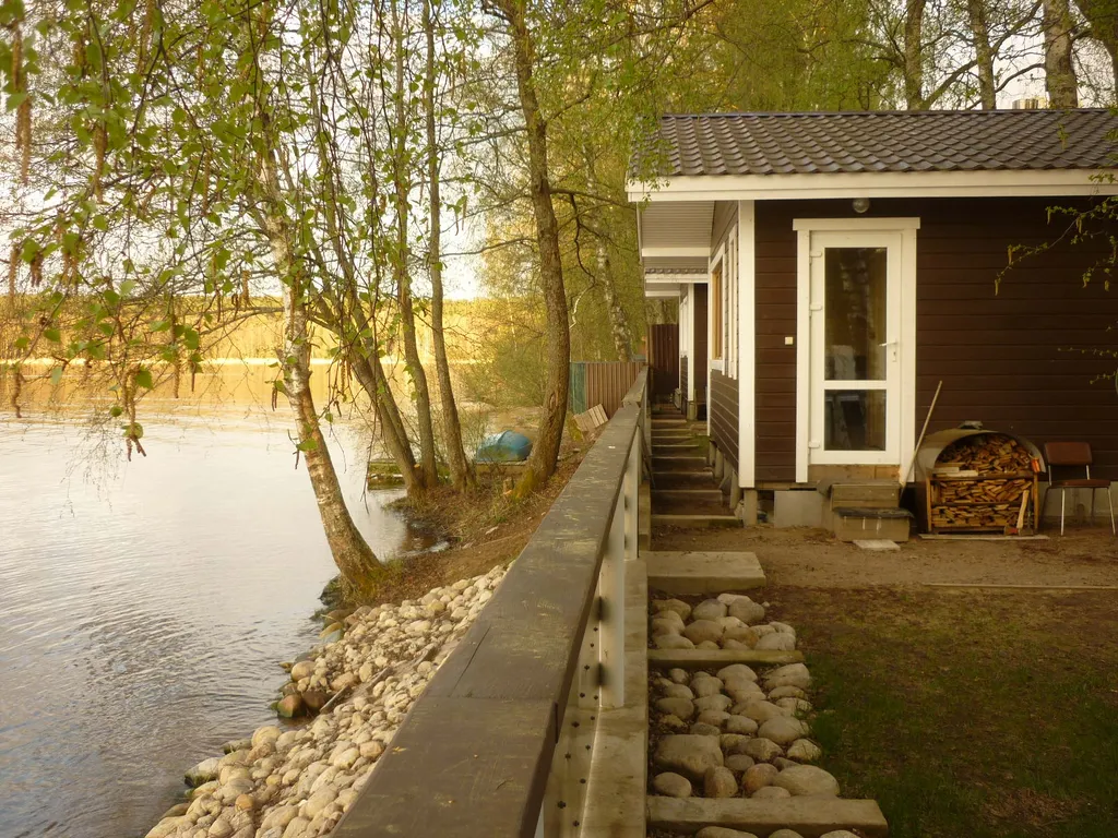 Коттедж на берегу озера