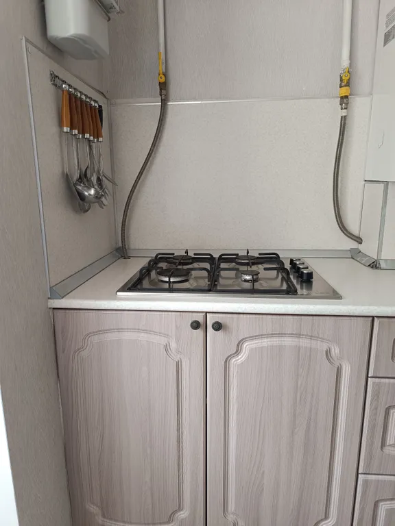 Уютная квартира в живописном месте рядом с аэропортом.