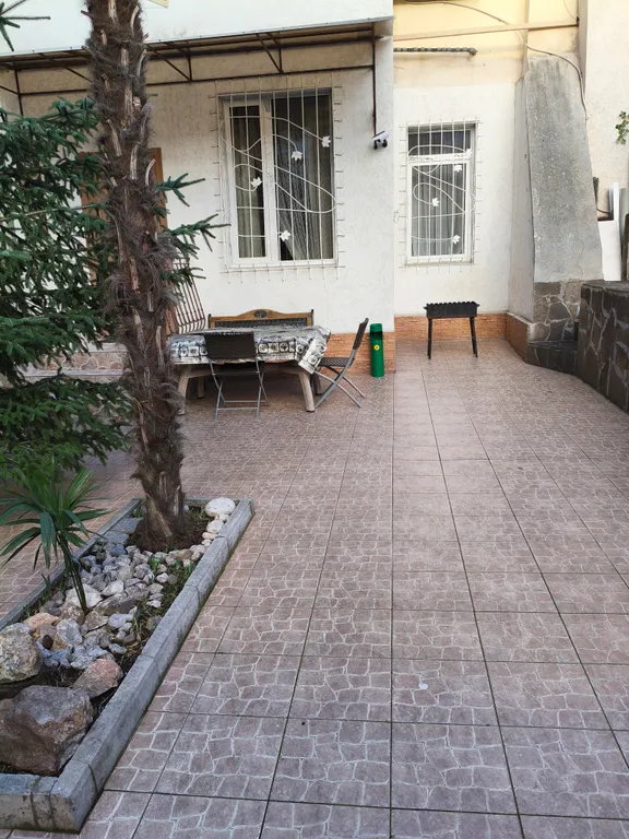 Коттедж Коттедж СВОЙ  двор, мангал, парковка.... — Ялта