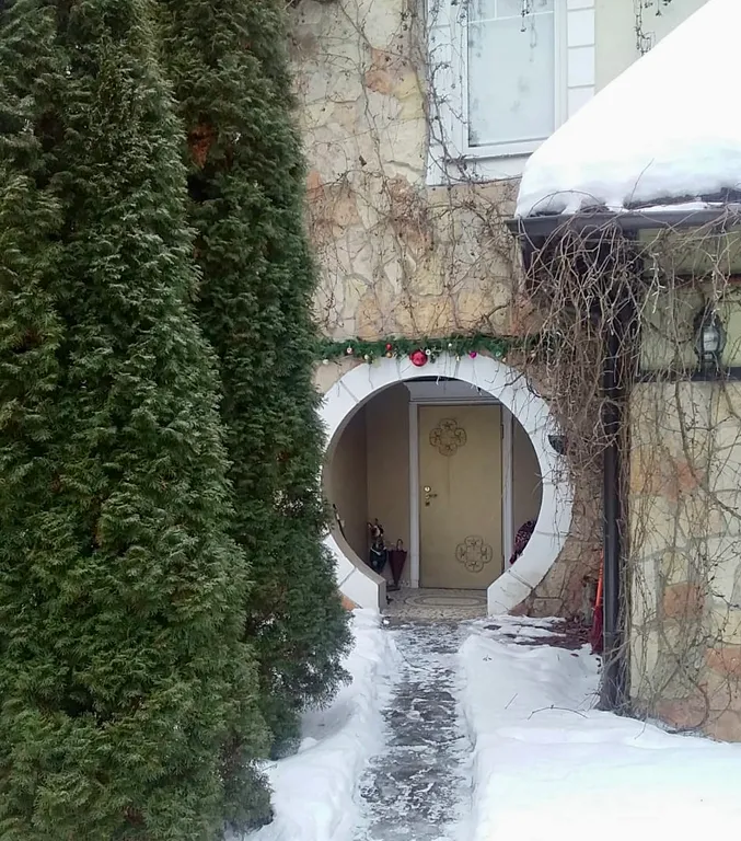 Коттедж с баней и джакузи рядом с горками