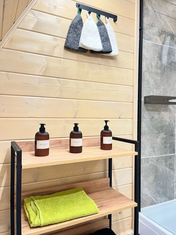 Дом А фрейм с видом на Мирский замок