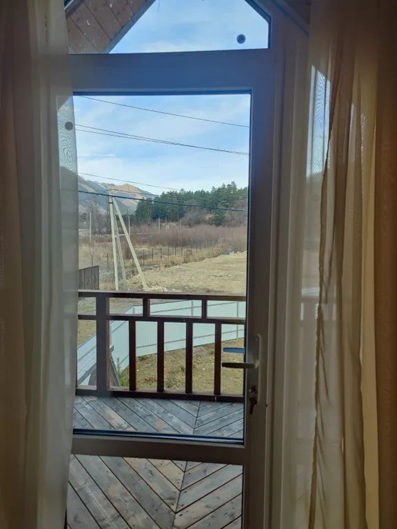 Домик у озера