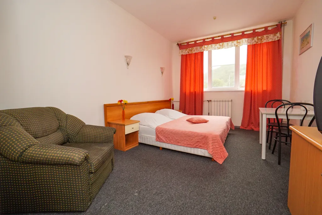 Квартира Трёхместная комната без балконом в сторону поселка — аренда посуточно в Лоо