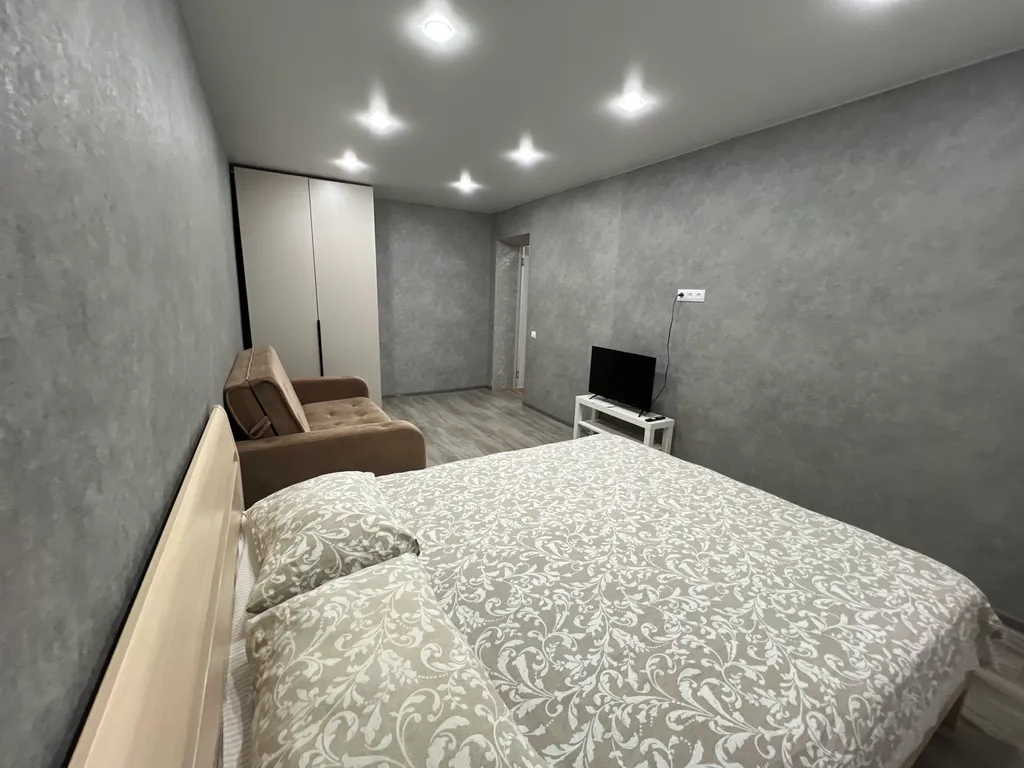 Двухкомнатная квартира недалеко от центра