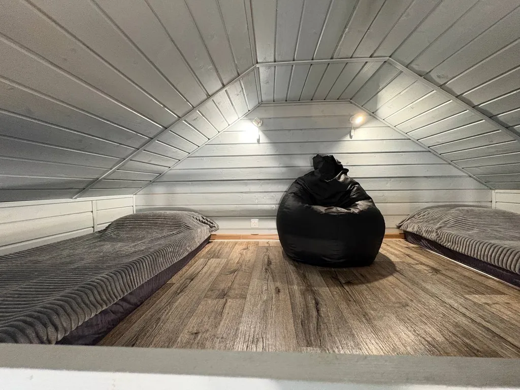 Дом с сауной на берегу реки