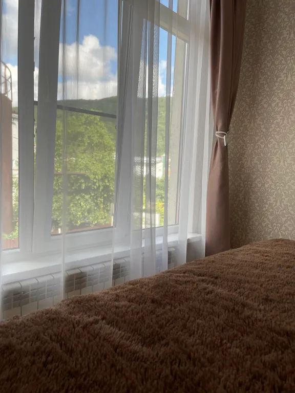 Коттедж 3 этажа, 4 комнаты.. В центре п. Небуг.