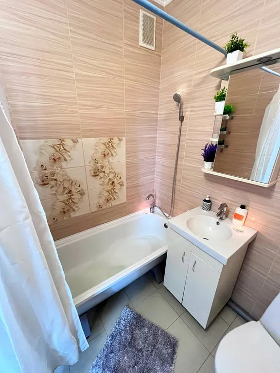 Новая уютная студия с видом на Волгу в центре