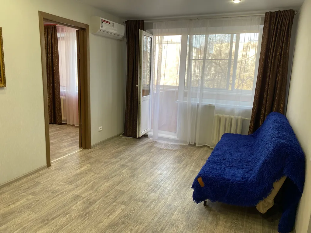 Квартира в центре города, универмаг