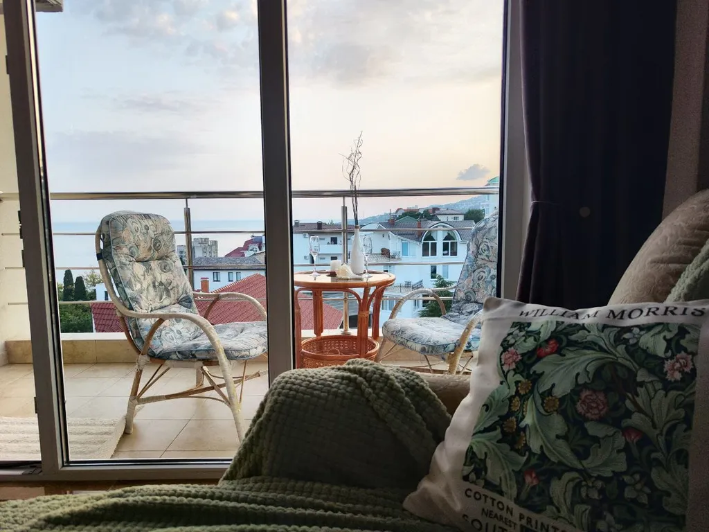 Апартаменты с видом на море и гору Ай петри