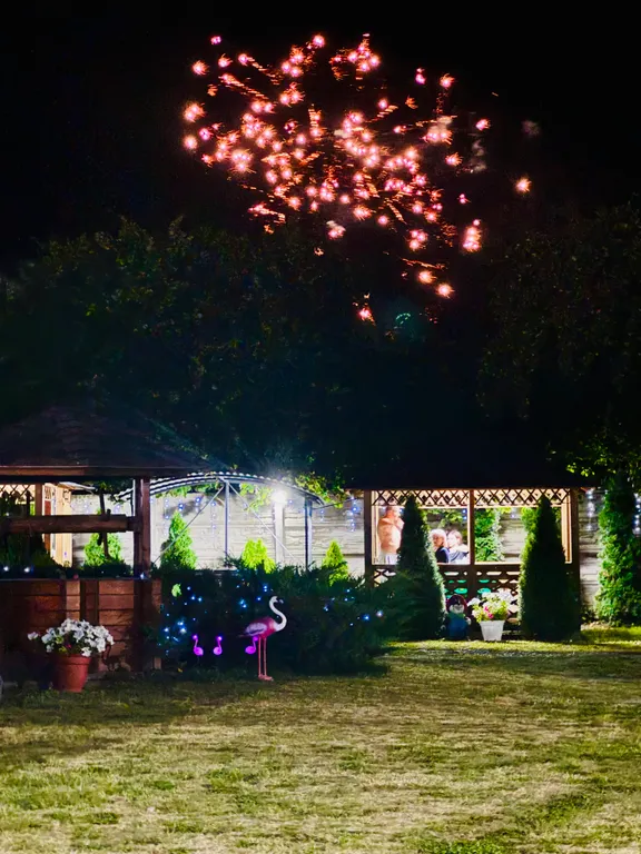 Трехместный номер с балконом, с видом на горы