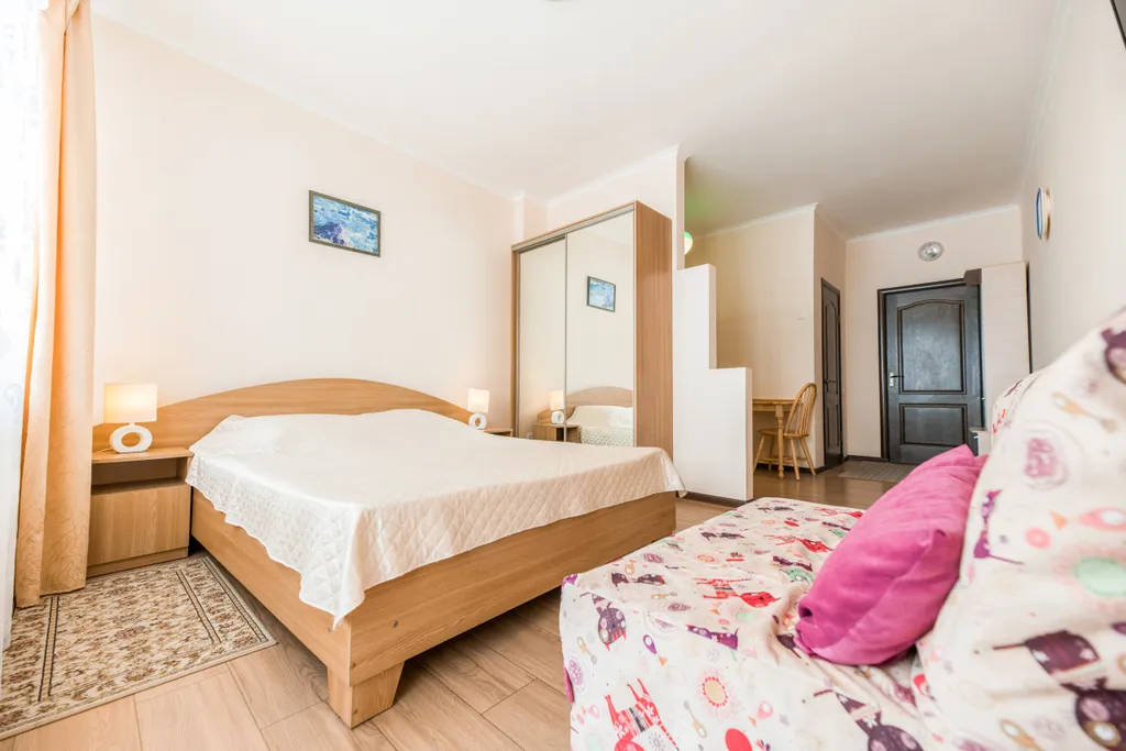 Апартаменты 8,10 с кухней и балконом с видом на горы