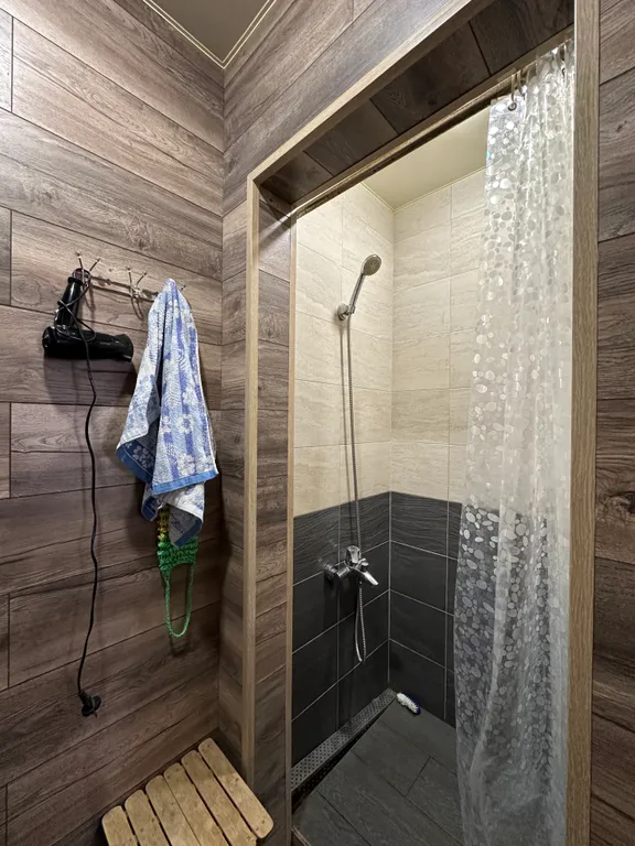 Дом недалеко от Хопра