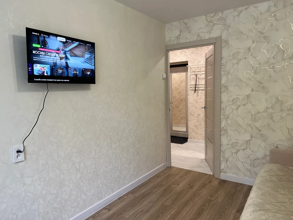 2-х комнатная квартира, ремонт новый, ЖД вокзал рядом