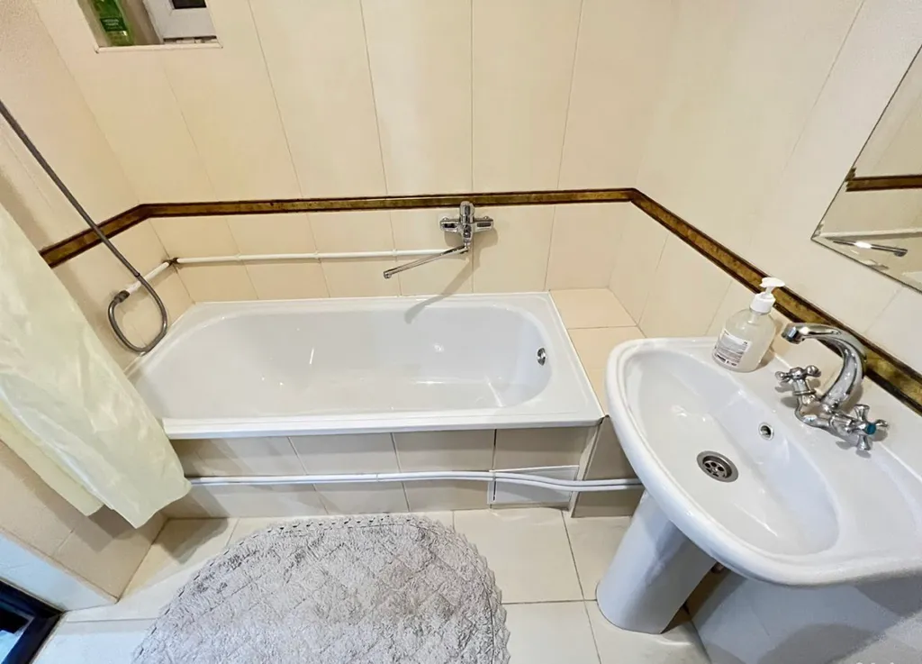 Дом на цветнике