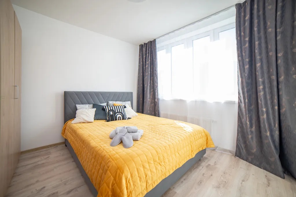 Евро 2К на Академика Ландау 36 для 4 гостей