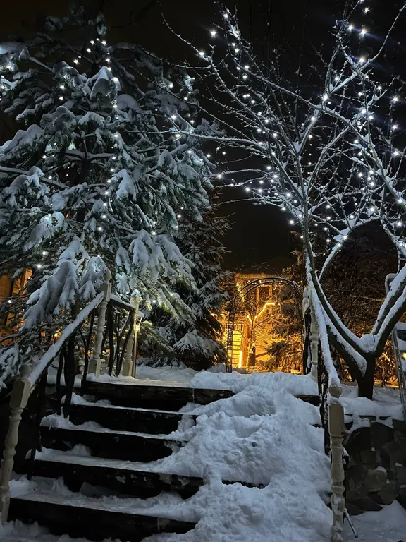 Уютный дом в сказочном лесу