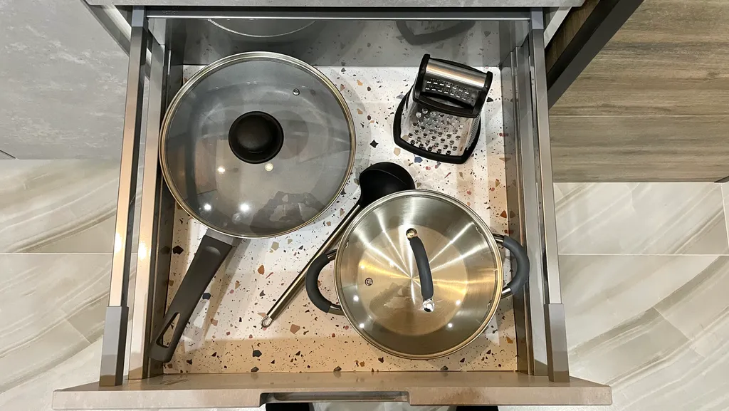 Современная квартира в центре города рядом с набережной